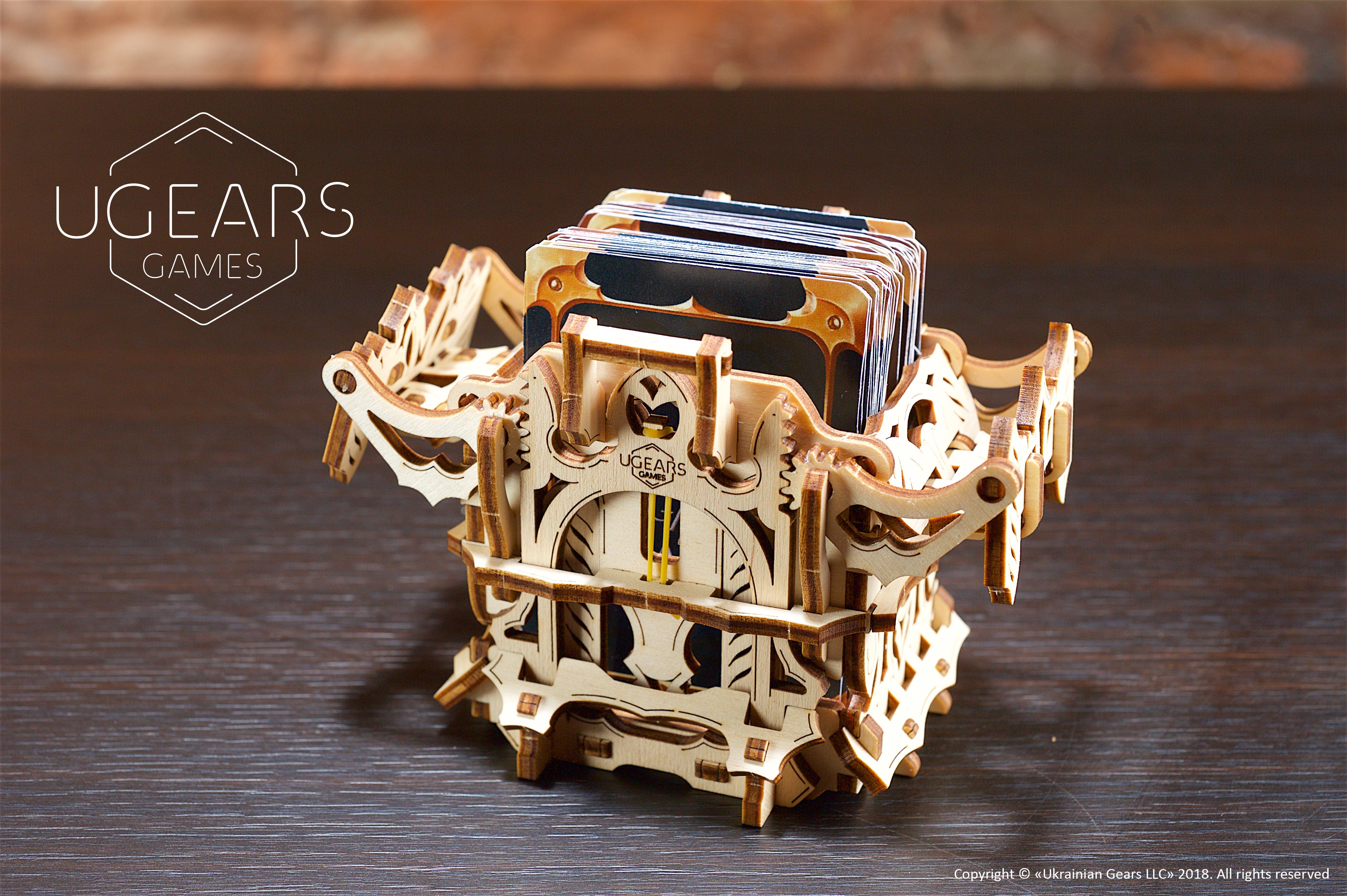 UGears Games: Kartenetui - Deck Holder